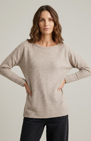Maglione a barchetta con trecce