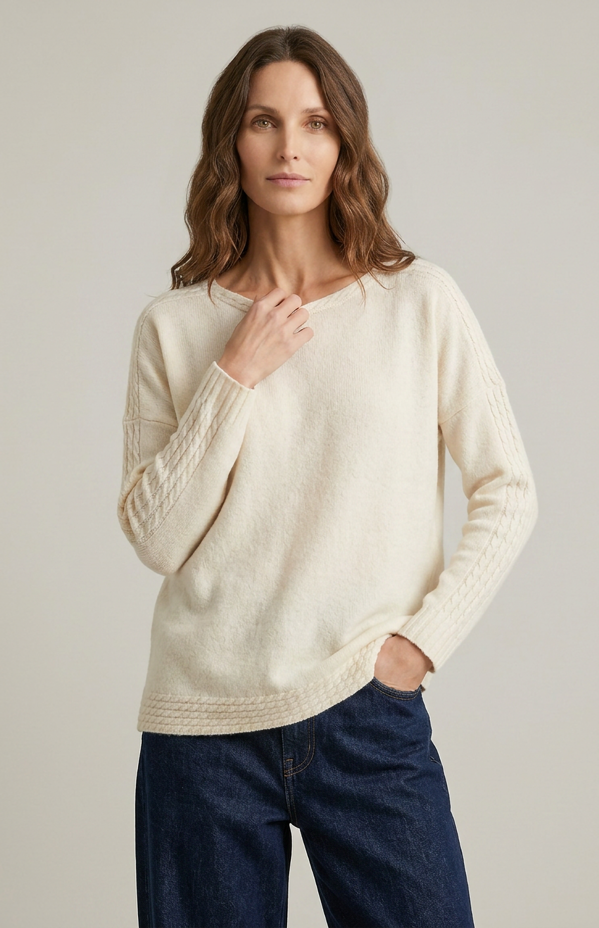 Maglione a barchetta con trecce