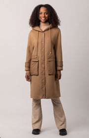Cappotto trapuntato con cappuccio