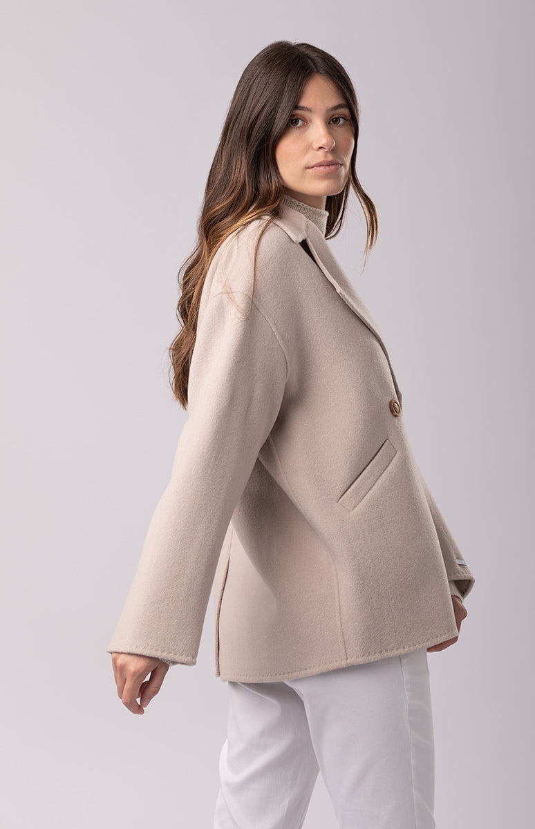 Cappotto corto svasato