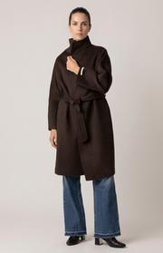 Cappotto lungo collo alto