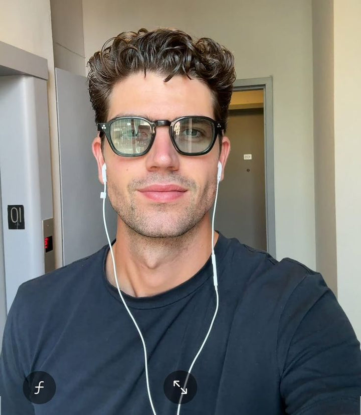 Customer wearing VORENIE sunglasses