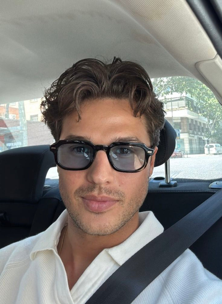 Customer wearing VORENIE sunglasses