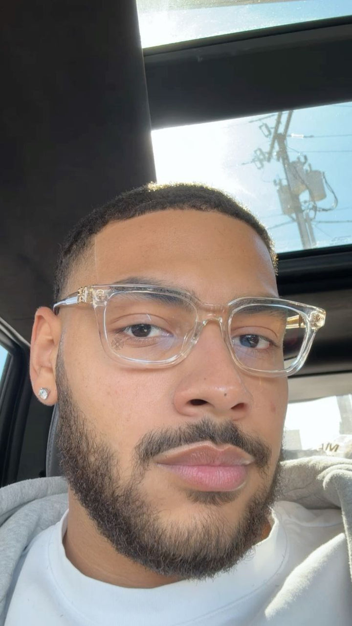 Customer wearing VORENIE sunglasses
